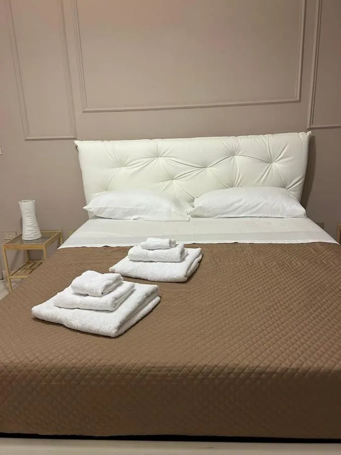 Hotel Happy Fly Neapol 0*,  Itálie